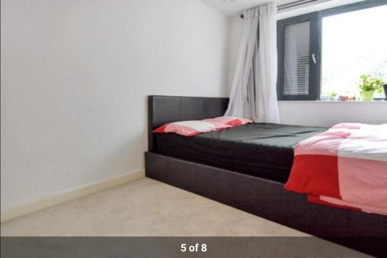 London Holiday Home Newly Refurbished - Entire 4 Bedroom Private House With Kitchen, Living Room & Private Garden - 1 Cape House London, Within 30 Mins From Central London, London Bridge & Canary Wharf Экстерьер фото