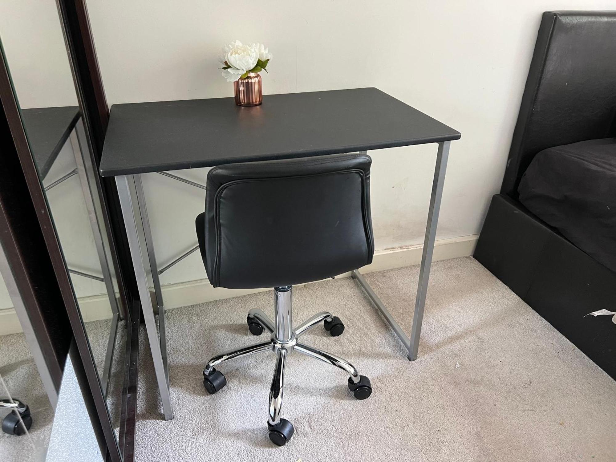 London Holiday Home Newly Refurbished - Entire 4 Bedroom Private House With Kitchen, Living Room & Private Garden - 1 Cape House London, Within 30 Mins From Central London, London Bridge & Canary Wharf Экстерьер фото